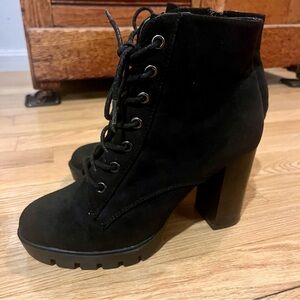 Heeled boots - size 7